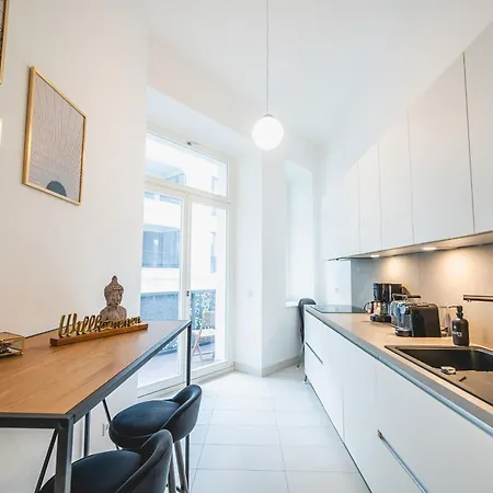 Appartement Tip! Design-apartment In Toplage 75qm In Szeneviertel