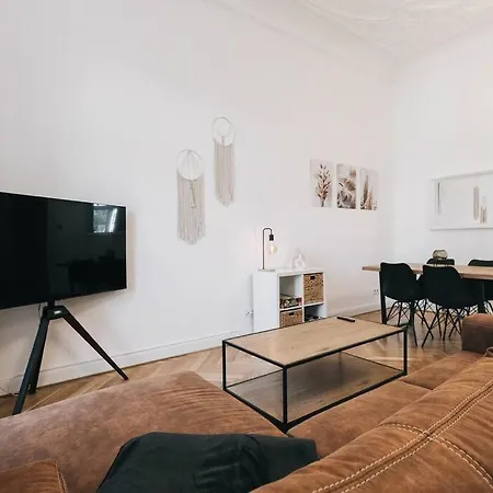Appartement Tip! Design-apartment In Toplage 75qm In Szeneviertel